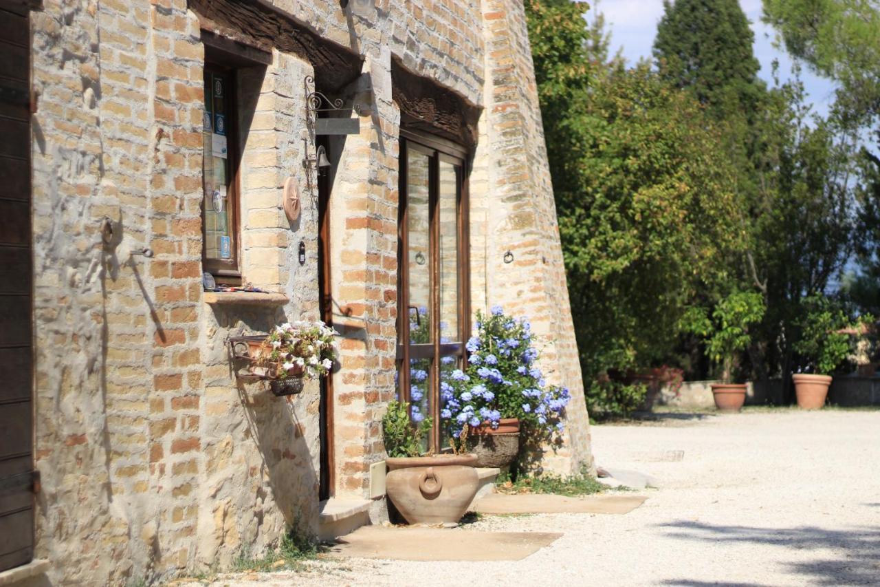 Agriturismo Camiano Piccolo Монтефалько Екстер'єр фото