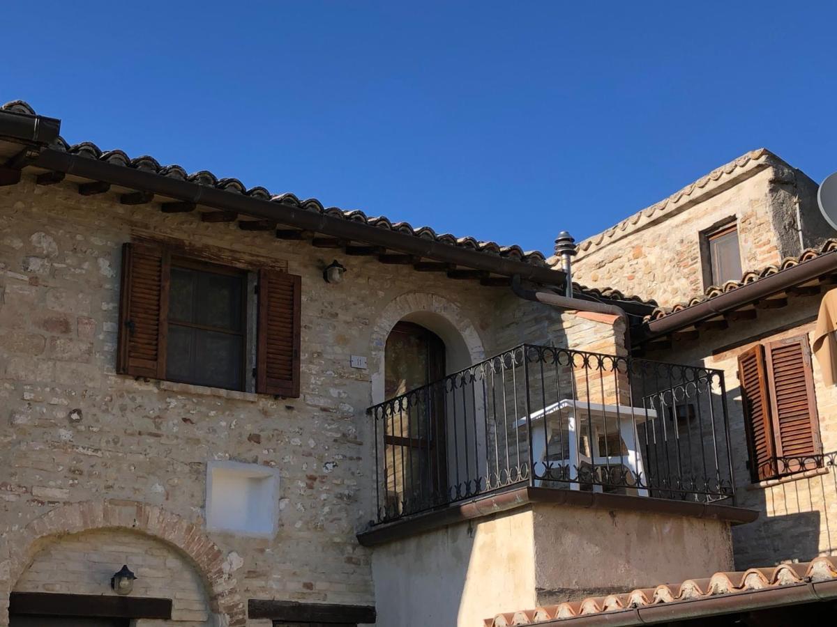 Agriturismo Camiano Piccolo Монтефалько Екстер'єр фото