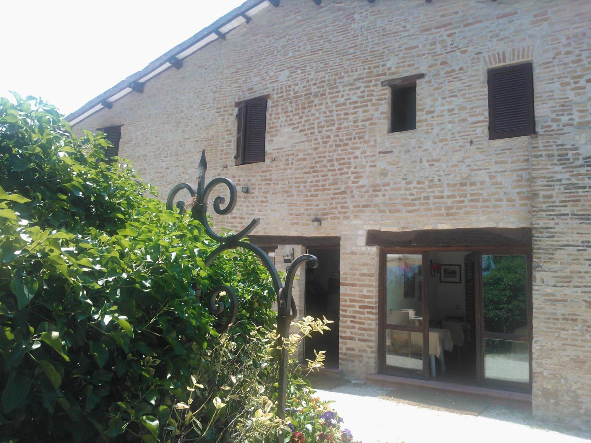 Agriturismo Camiano Piccolo Монтефалько Екстер'єр фото